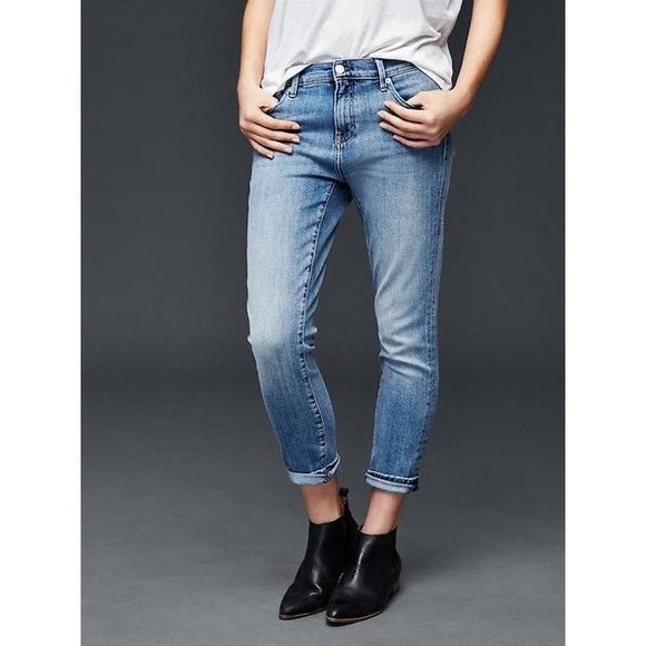 NWT - 1969 Best Girlfriend Jeans  medium wash, minor distressing - Picture 6 of 6